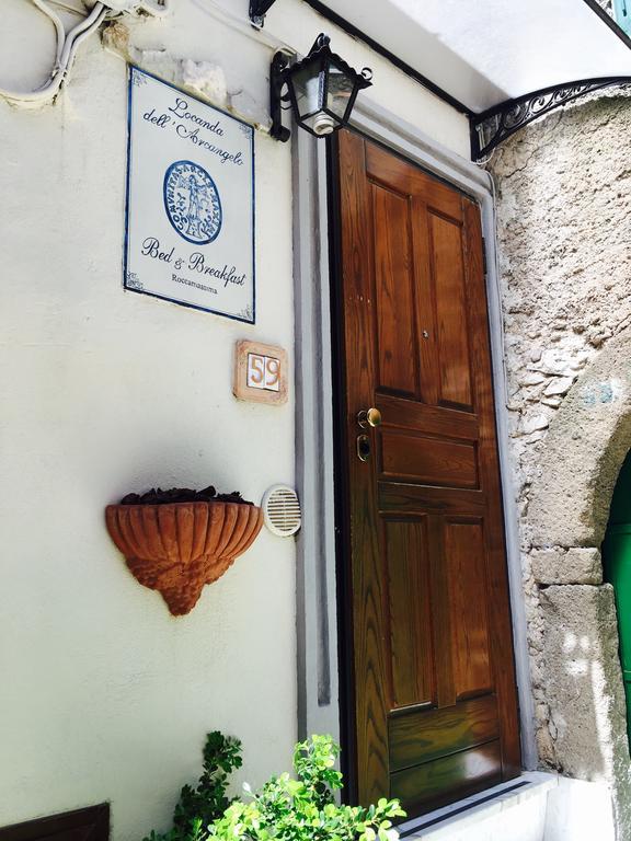 Locanda Dell'Arcangelo Rocca Massima Bagian luar foto